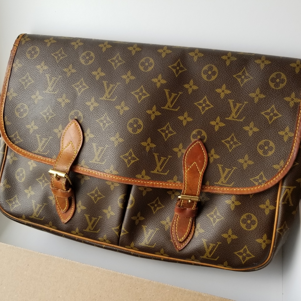 Vintage Louis Vuitton Gibeciere GM MNG Bag